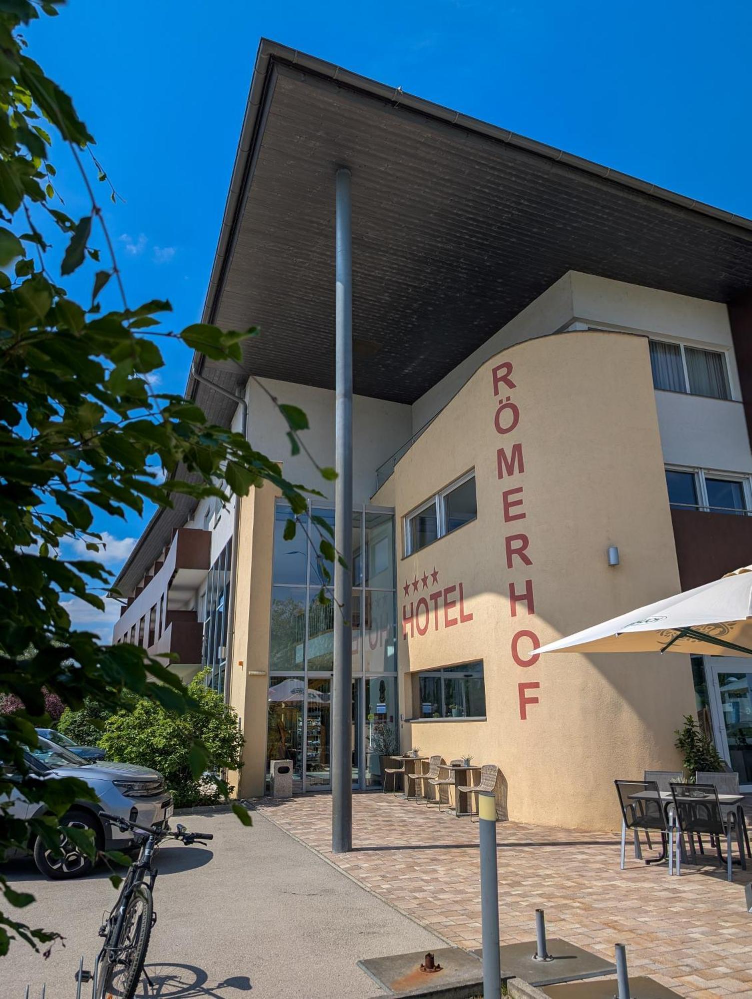 Hotel Roemerhof Тульн Экстерьер фото