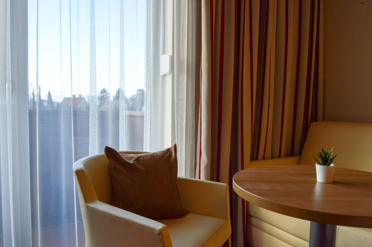 Hotel Roemerhof Тульн Экстерьер фото
